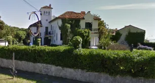 Quieren construir una torre de 35 pisos en medio de chalets históricos en Mar del Plata: por ahora la Justicia lo frenó