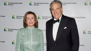 Entraron a la casa de Nancy Pelosi y agredieron a su esposo: está internado