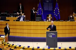 Negociadores del brexit conciertan borrador de histórico acuerdo