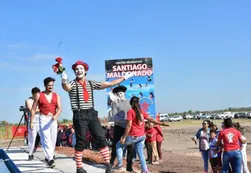 Video | Con simulacro de ahogamiento inauguraron el natatorio Santiago Maldonado