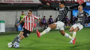 Estudiantes cayó en los penales ante Corinthians