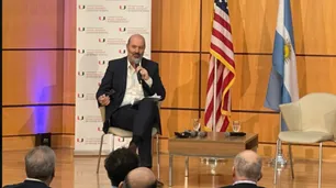 Desde Miami, Sturzenegger dijo que los alquileres bajaron 20% y una asociación de inquilinos salió al cruce