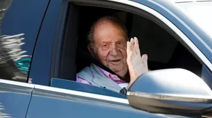 "Viva el rey": cómo fue el regreso del emérito Juan Carlos I tras 2 años de exilio