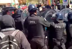 Video | Incidentes entre la Policía y manifestantes en Esquel