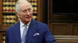 Carlos III "está respondiendo muy bien al tratamiento" contra el cáncer y espera retomar sus actividades