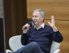 Schiaretti viaja a España para desarrollar "una agenda institucional"