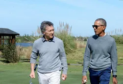 Relajados, Macri y Obama jugaron al golf en un club privado de Bella Vista