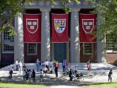 Harvard enfrenta el final del juicio por sesgo racial en admisiones