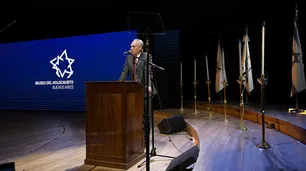 Día del Holocausto y del Heroísmo: conmemoración junto a sobrevivientes, funcionarios y familiares