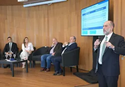 Llaryora muestra sintonía fiscal con Milei y la oposición advierte que no dará un cheque en blanco