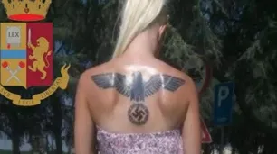 Detuvieron a "Miss Hitler 2019": la acusan de crear un partido nazi en Italia
