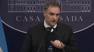 El Gobierno anunció que avanzará con la privatización de AySA
