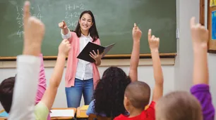 Lewin sobre la hora extra de clases: "La medida tiende a mejorar el nivel educativo"