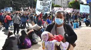 Fotos | Masivo acampe piquetero de 48 horas en la Avenida 9 de Julio: "No hay soluciones"