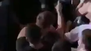 Un nuevo video muestra cómo los patovicas sacan a los rugbiers del boliche Le Brique