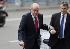 El rey Juan Carlos confesó su deseo de morir y ser enterrado en España pese al conflicto familiar