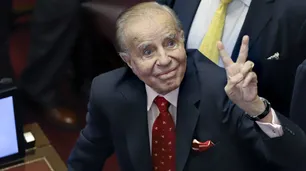 Carlos Menem votó en contra de que Mauricio Macri pueda salir de Argentina