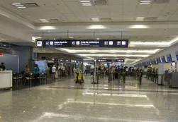 Protesta de pilotos paraliza vuelos de Aerolíneas