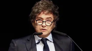 Milei dijo que no inaugura obra pública porque es "costosa, ineficiente y no sirve de nada"
