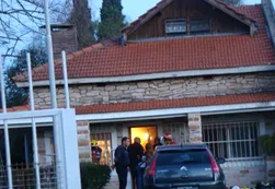 Entró a robar y murió en la chimenea