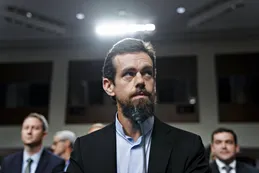 El CEO de Twitter recibe críticas por opinar sobre castas en India