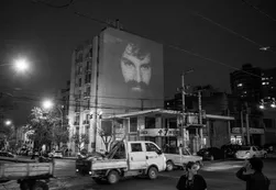 El rostro de Santiago Maldonado apareció en un edificio de Córdoba