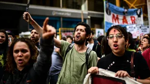 El Gobierno culpa a la CTEP de participar en los incidentes en el Consulado de Chile