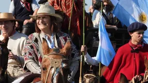 Patricia Bullrich desfiló a caballo en la protesta del campo