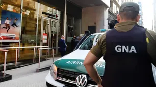 Detuvieron a cuatro gendarmes acusados de robarle un millón de pesos a una pareja en un control vehicular