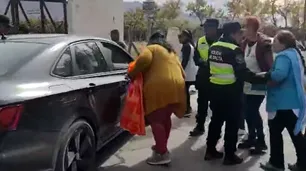 Video: un turista atropelló a docentes que cortaban la ruta 40 en Salta
