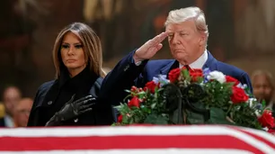 Trump y Melania rindieron homenaje sorpresa a George H.W. Bush
