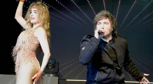 Tras cantar con Fátima Flórez, Milei apuntó otra vez contra Paolo Rocca y los "empresarios destructores de bienestar"