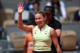 Quién es Maja Chwalinska, la promesa polaca del tenis que hizo historia al alcanzar la final de Roland Garros