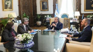 Con críticas a la gestión de Macri, el Gobierno anunció un aumento salarial para investigadores del Conicet