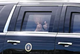 Nueva hospitalización de Trump: las imágenes de hematomas e hinchazón alimentan el debate sobre su estado físico