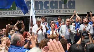 Bancarios consiguieron un nuevo aumento salarial: cuánto cobrarán de sueldo inicial
