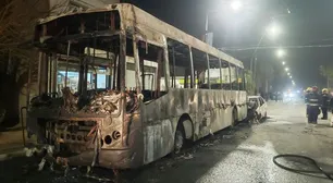 Así quedó un colectivo de Ersa tras un choque e incendio en Córdoba