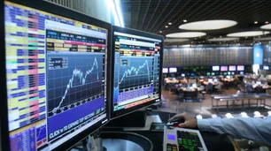 Empujado por la caída del yuan, el riesgo país volvió a superar los 900 puntos