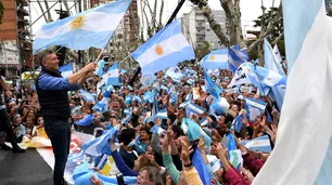 Macri en la marcha del "Sí se puede" en Olavarría: "Hay gato para rato"