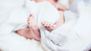El curioso caso de los gemelos italianos que no tendrán la misma edad