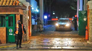 Fotos de Olivos: el Gobierno habló de "fake" y "photoshop", pero ya circula otra imagen