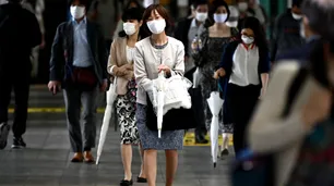 Japón pone al 70% de su población en estado de emergencia