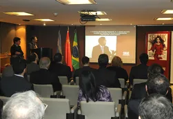 Lanzamiento de Perfil en China