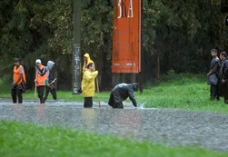 Diluvio en Buenos Aires: un muerto, evacuados y alerta en La Plata y Luján