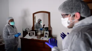 Quiénes son los trabajadores "invisibles" que desafiaron al coronavirus en Europa