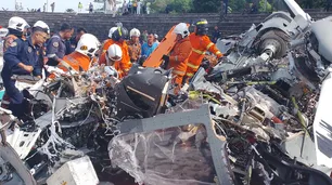 Tragedia en Malasia: dos helicópteros chocaron en el aire provocando 10 muertos