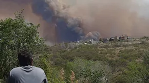 Incendios en las sierras de Córdoba: las llamas avanzan y hay evacuados