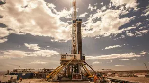 Lunes negro: claves para entender la caída en el precio del petróleo