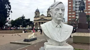 La Justicia intimó al intendente de Morón a restituir el busto de Kirchner en "10 días"