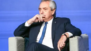 Nuevos chats revelan la disputa dentro del Gobierno de Alberto Fernández por el rol de los brokers